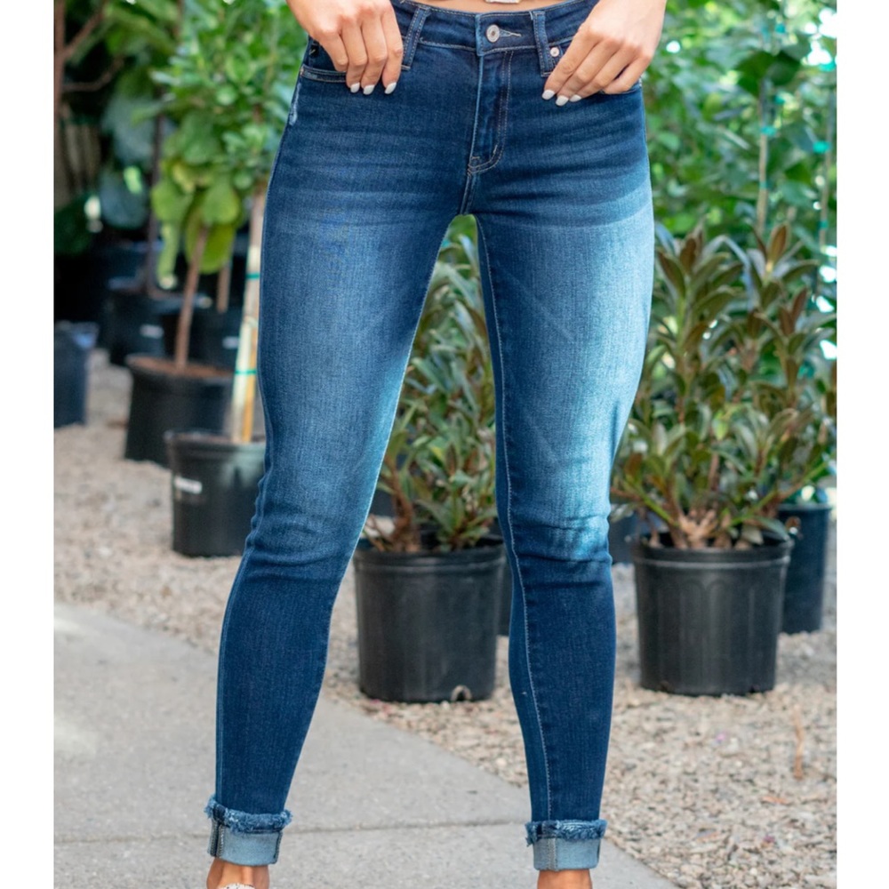 KanCan
Dixie Mid Rise Cuffed Hem Skinny